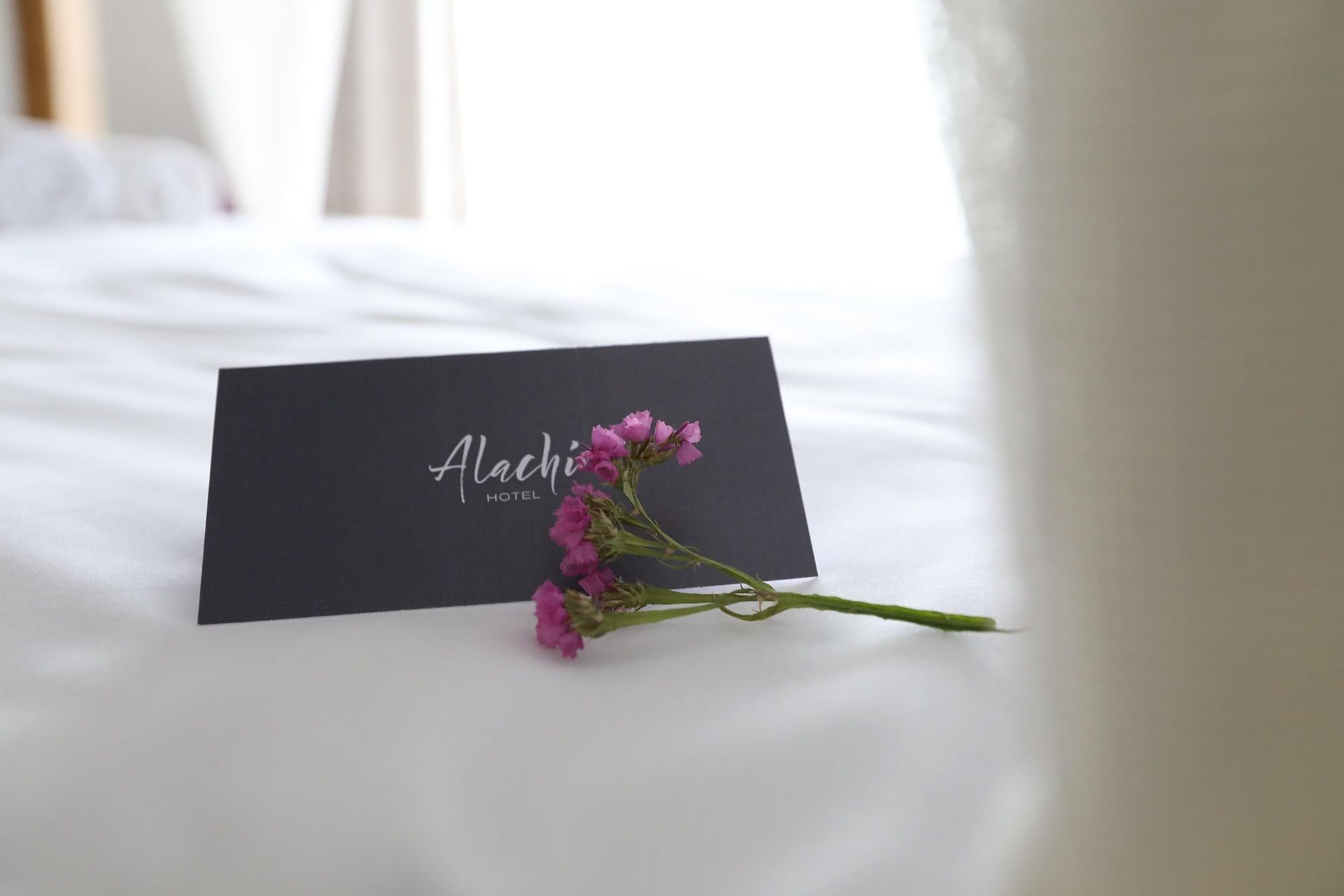 Alachi Hotel อาเลอเจอติ ภายนอก รูปภาพ